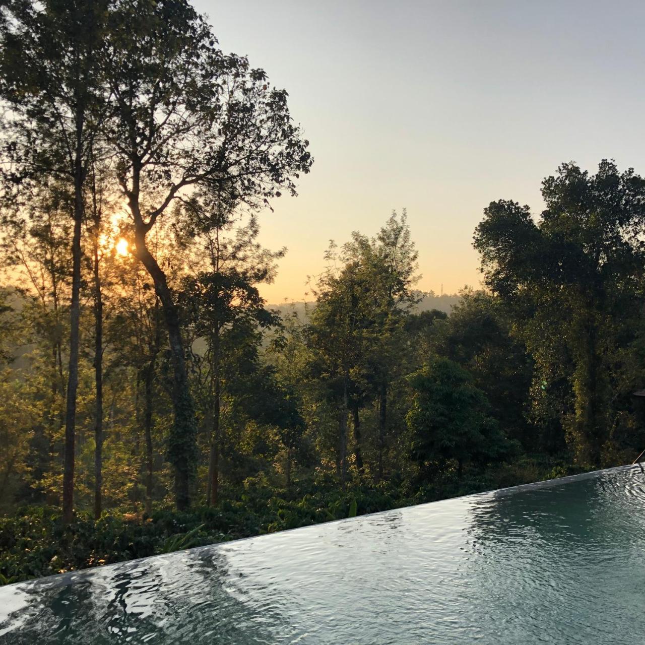 Pepper Trail Hotel Sultan Bathery Bagian luar foto